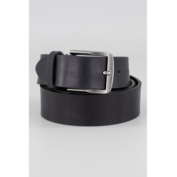 Curea de piele cu aspect texturat