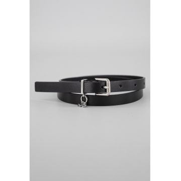 Curea ingusta de piele cu accesoriu logo