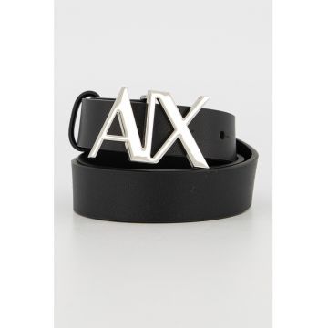 Curea de piele cu monograma metalica